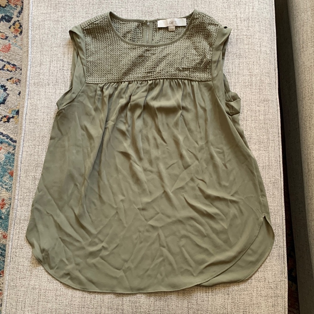 LOFT blouse // XS // olive green